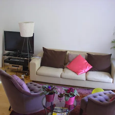 Apartment Overlooking Botanic Garden And Castle *