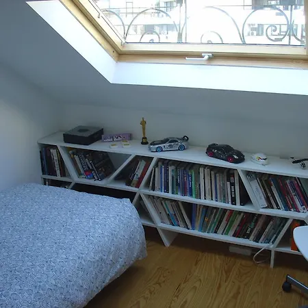 Apartment Overlooking Botanic Garden And Castle