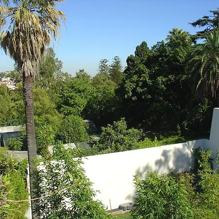 Appartement Overlooking Botanic Garden And Castle