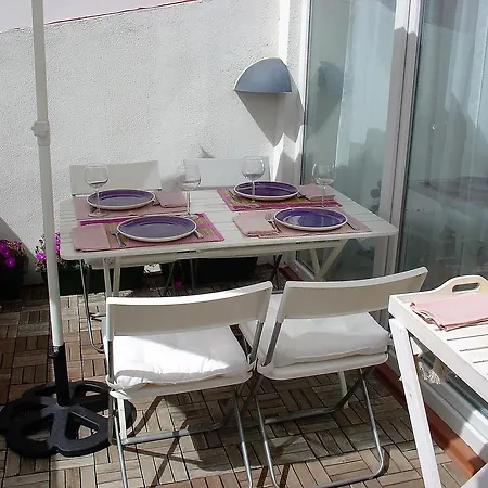 Overlooking Botanic Garden And Castle Appartement Lissabon