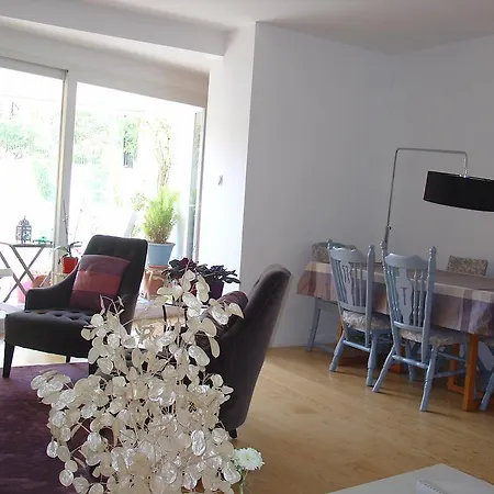 Apartamento Overlooking Botanic Garden And Castle